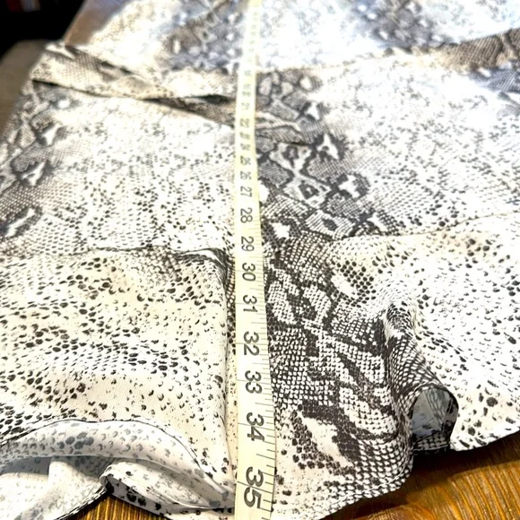 Mare Mare Anthropologie Snakeskin Mini dress with pockets Large worn once - Picture 11 of 15